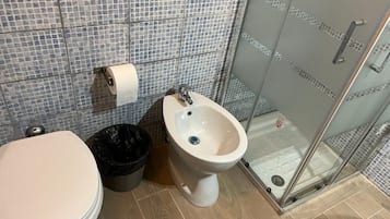 Quadruple Room | Bathroom | Hair dryer