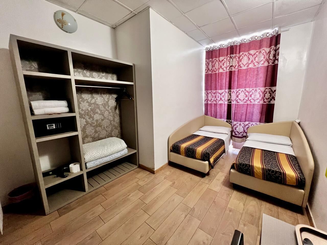 Twin Room | Desk, laptop workspace, soundproofing, free WiFi