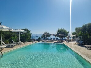 Seasonal outdoor pool, open 10:00 AM to 7:00 PM, pool umbrellas - Blue Waves by Estia (Corfu)