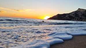 På stranden