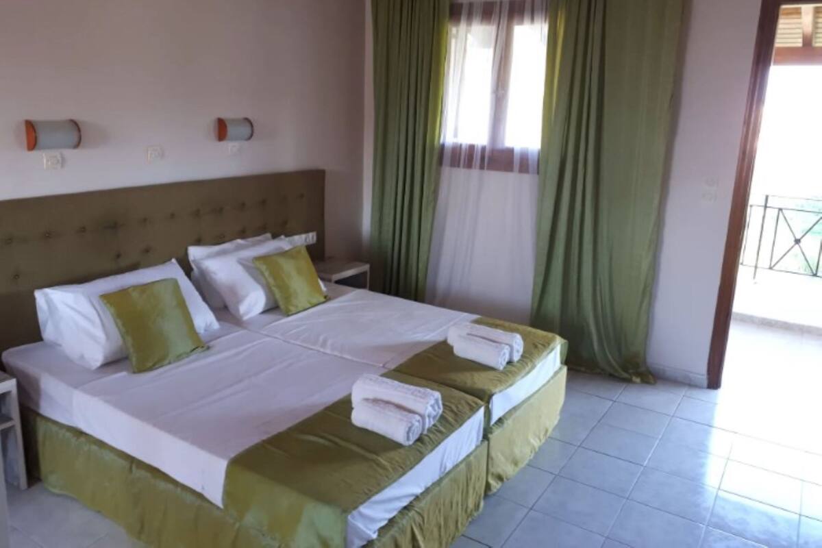 Standard Studio, 2 Twin Beds, Beachfront | Iron/ironing board (on request), WiFi (free), bed sheets