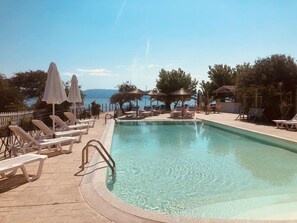 Seasonal outdoor pool, open 10:00 AM to 7:00 PM, pool umbrellas - Blue Waves by Estia (Corfu)