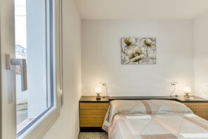 3 makuuhuonetta, silitysrauta/-lauta, ilmainen Wi-Fi, vuodevaatteet