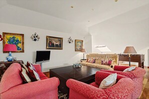 TV, fireplace, DVD player, ping pong