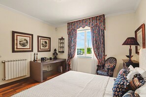 4 habitaciones, tabla de planchar con plancha y wifi gratis 