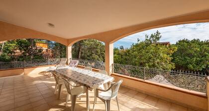 Ferienhaus "Casa Vacanze dei Pini" mit Terrasse und Gemeinschaftsgarten