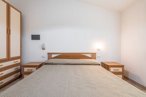 2 Schlafzimmer, Bügeleisen/Bügelbrett, Bettwäsche