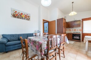 Dining - Holiday Home "Casa Vacanze dei Pini" with Terrace & Shared Garden (Costa Rei)