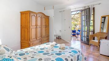 2 bedrooms, free WiFi, bed sheets, wheelchair access