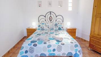 2 bedrooms, free WiFi, bed sheets, wheelchair access