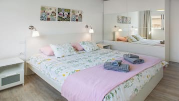 1 bedroom, iron/ironing board, free WiFi, bed sheets