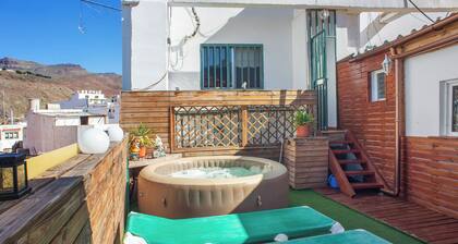 Vacation Home "Casa La Palmilla" with Mountain View, Whirlpool & Wi-Fi