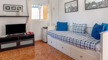 1 dormitorio, tabla de planchar con plancha, wifi gratis y ropa de cama