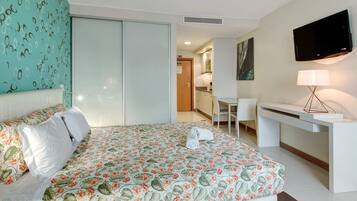1 bedroom, free WiFi, bed sheets