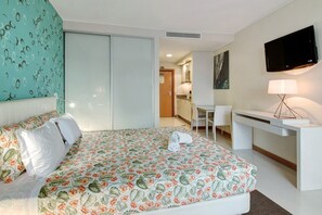 1 bedroom, free WiFi, bed sheets - Apartment 'Dfm Happy Days F - Funchal' with Balcony, Wi-Fi and Air Conditioning (Funchal)