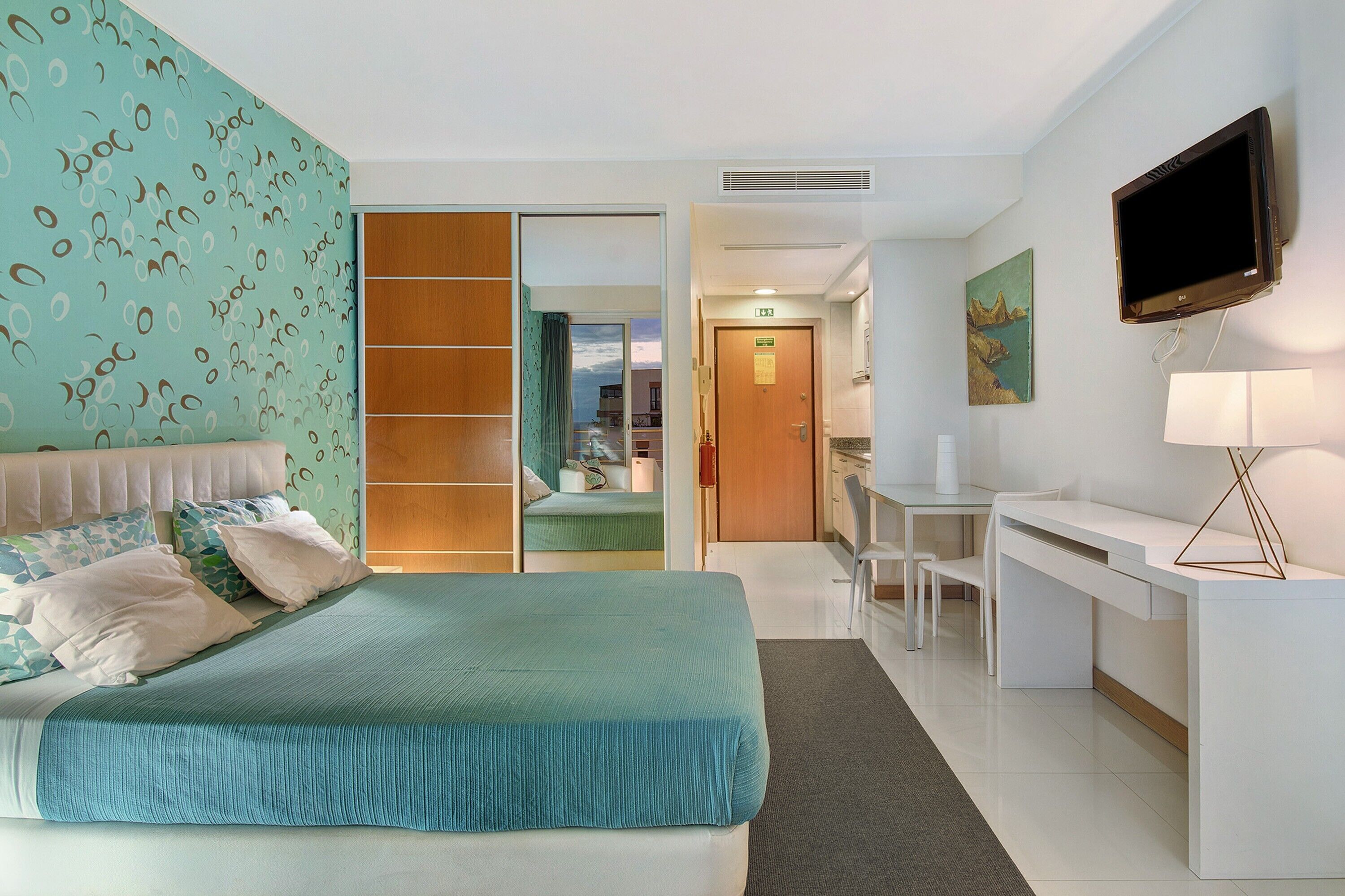 1 bedroom, free WiFi, bed sheets