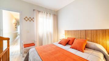 2 chambres, fer et planche à repasser, Wi-Fi gratuit, draps fournis