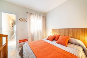2 chambres, fer et planche à repasser, Wi-Fi gratuit, draps fournis