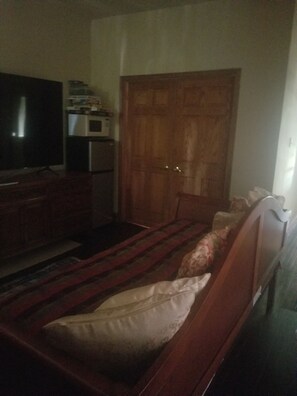 4 室のベッドルーム、WiFi、ベッドシーツ