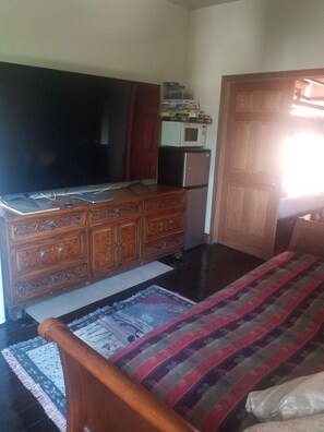 4 室のベッドルーム、WiFi、ベッドシーツ