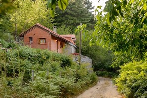 Exterior - Pine Forest Chalet 1400m | Cinema & Fireplace (Artemisia)