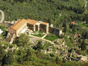 Exterior - Pine Forest Chalet 1400m | Cinema & Fireplace (Artemisia)