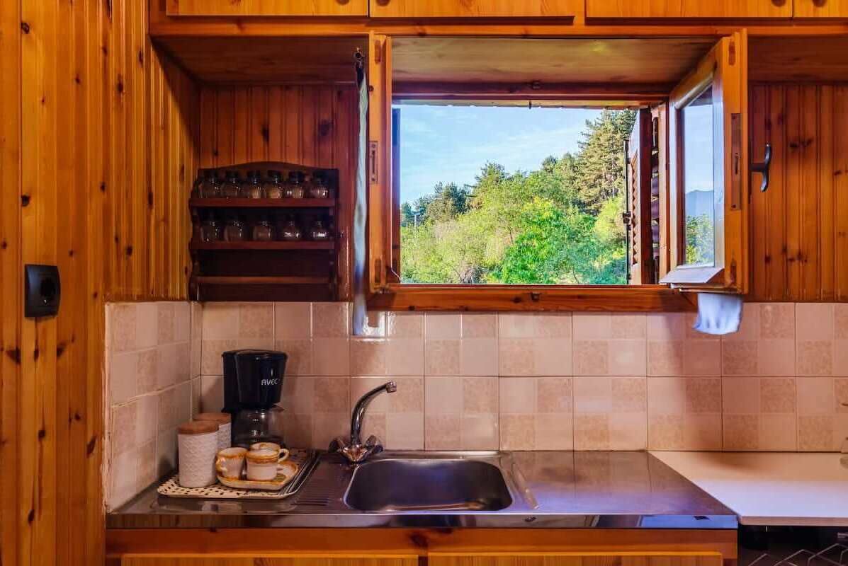 Réfrigérateur, four, plaque de cuisson, cafetière/bouilloire