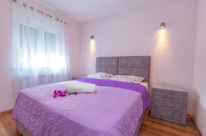 3 chambres, fer et planche Ă repasser, Wi-Fi, draps fournis