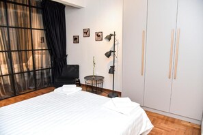 2 bedrooms, iron/ironing board, free WiFi, bed sheets - Central apartment at Echarxia 2 beds for 5 pers by MPS (Αθήνα)
