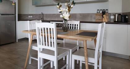 Waverley apartment E-one bedroom, wifi available