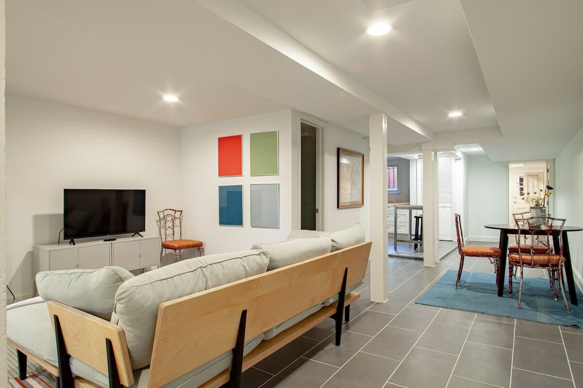 Spacious 1BR NW Garden Apartment / Walker's Dream!