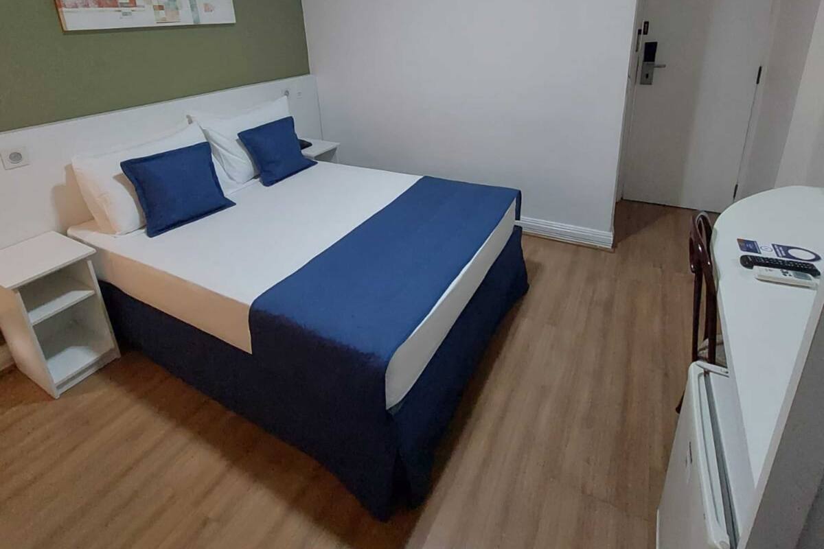 Superior tweepersoonskamer | Een kluis op de kamer, verduisterende gordijnen, gratis wifi, beddengoed