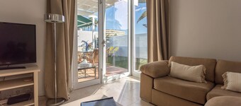 Luxury Bungalow - Private Terrace - Pool - AirCon