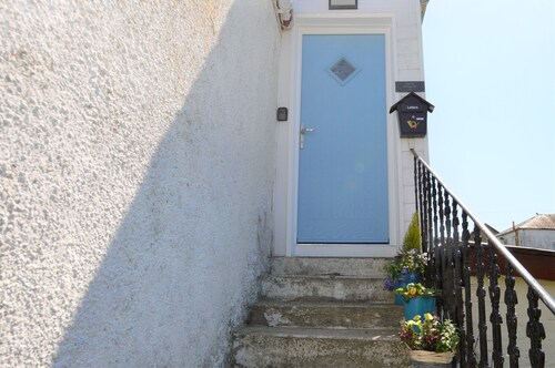 Sandor Upper Apartment, town centre, good value, sleeps 4