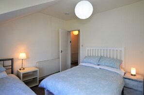 2 bedrooms, iron/ironing board, WiFi, bed sheets
