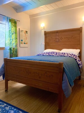 2 bedrooms, desk, free WiFi, bed sheets