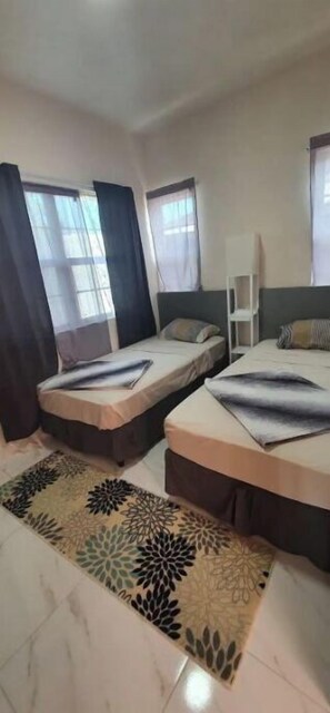 2 عدّة غرف نوم ومكتب وواي فاي
