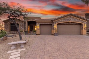 Exterior - Scottsdale Sunset Retreat | Patio, Spa  & Views (Scottsdale)