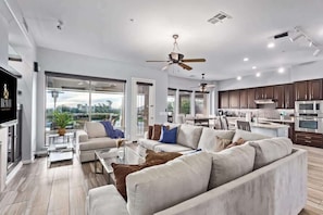 Téléviseur, foyer, bureau