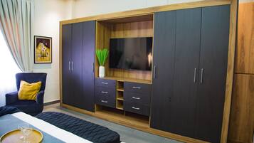 2 Schlafzimmer, Zimmersafe, Bügeleisen/Bügelbrett, kostenloses WLAN