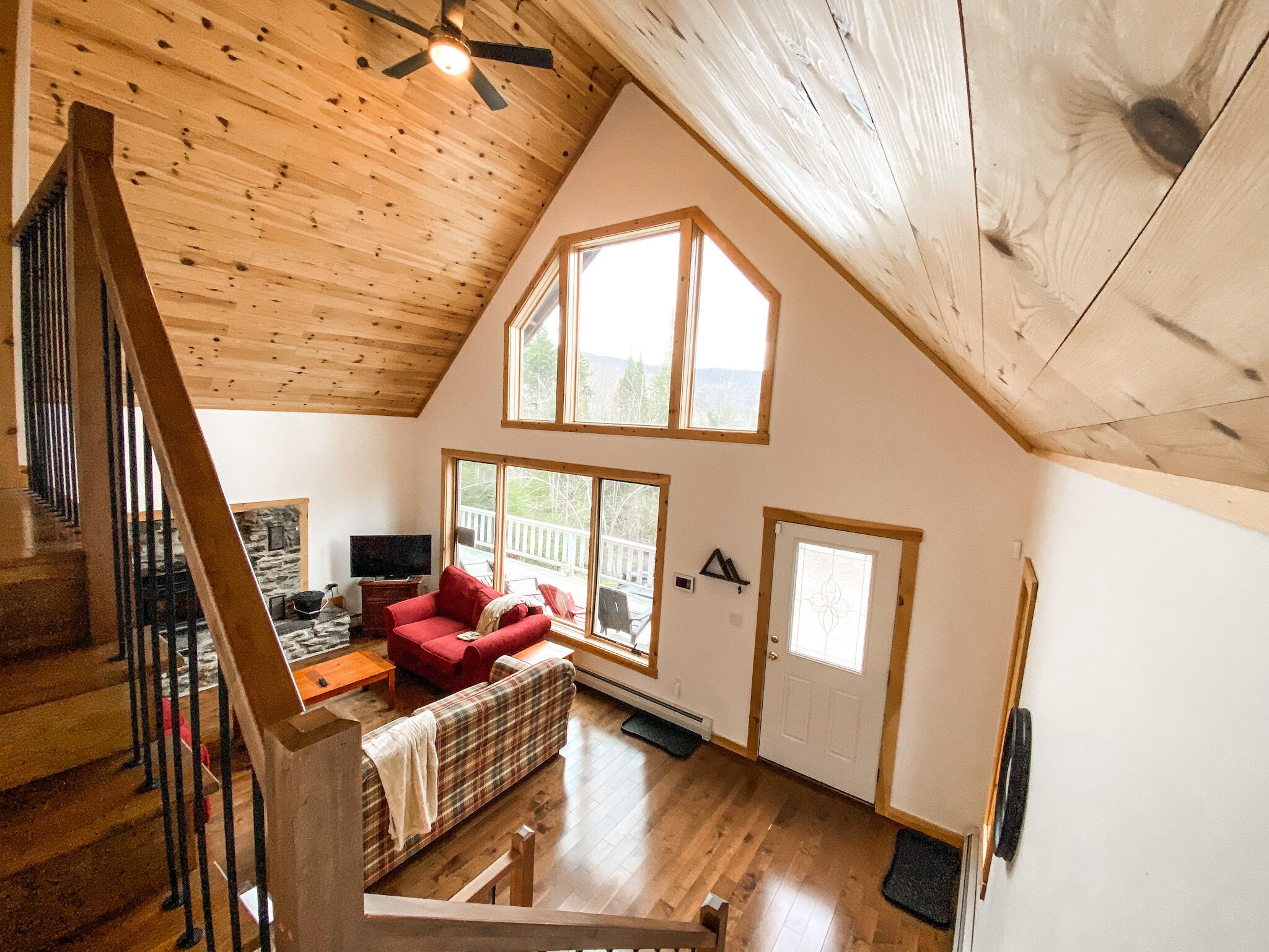 ★Jay Peak Mountain Chalet★secluded/pool/snowsports