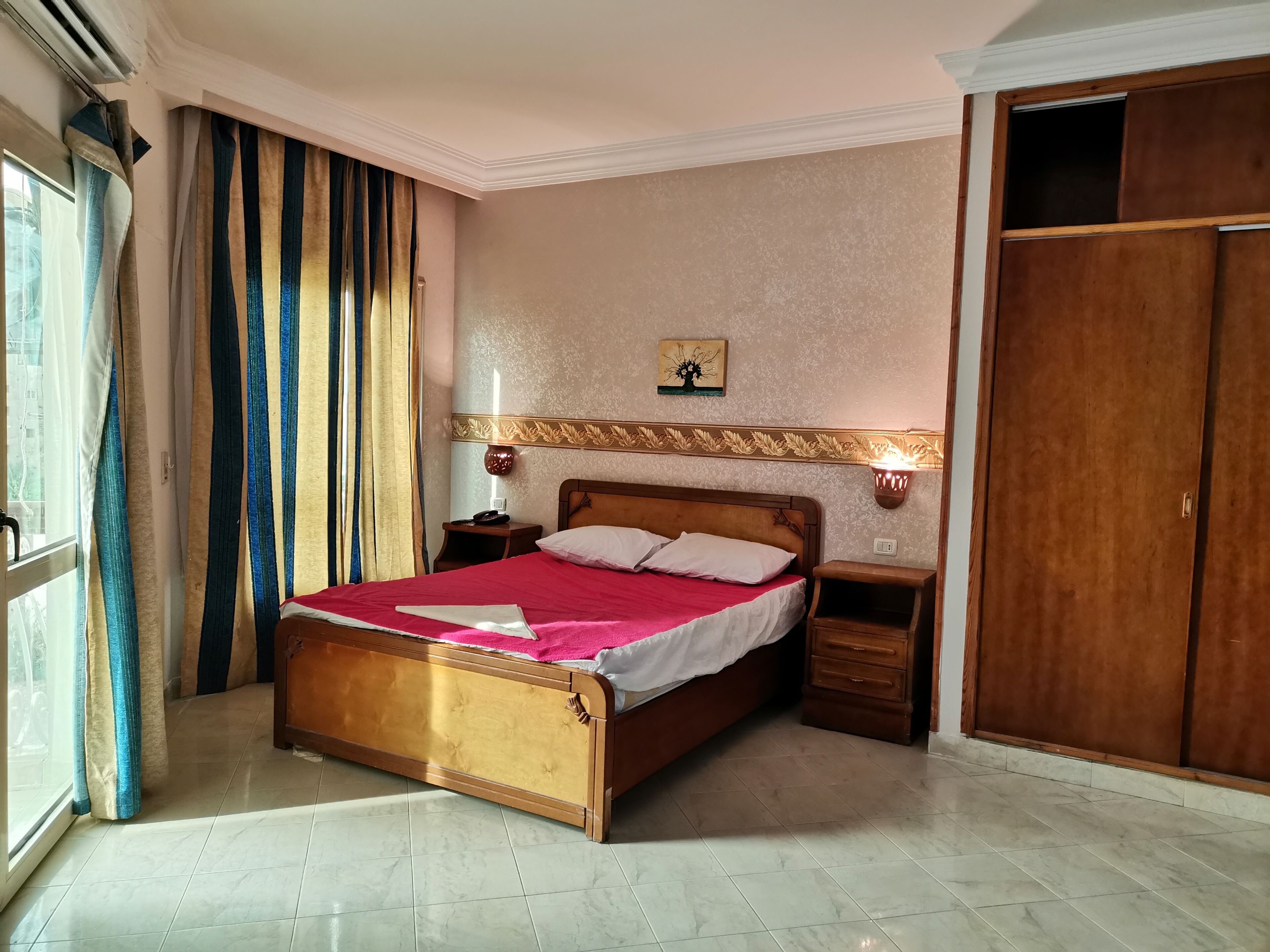 Photo - Golden Rose Hotel