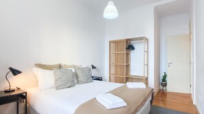 2 chambres, fer et planche à repasser, accès Internet