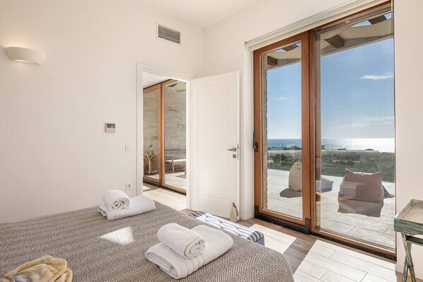 5 bedrooms, iron/ironing board, WiFi