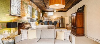 The Carriage House Studio at Marion Hall Mansion