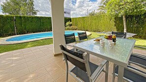 Outdoor dining - Villa Palmar (Dénia)