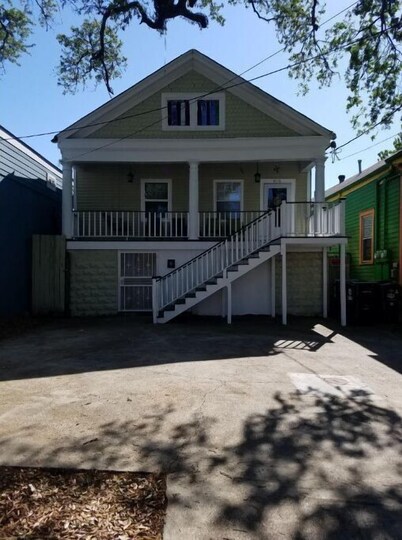 Mid City. Newly Renovated. 6 minutes from Downtown.