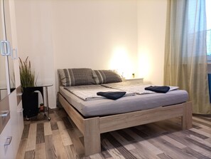 1 chambre, bureau, Wi-Fi gratuit, draps fournis