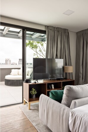 Studio Superior Casal | Living area - Charlie Jockey Pinheiros (São Paulo)