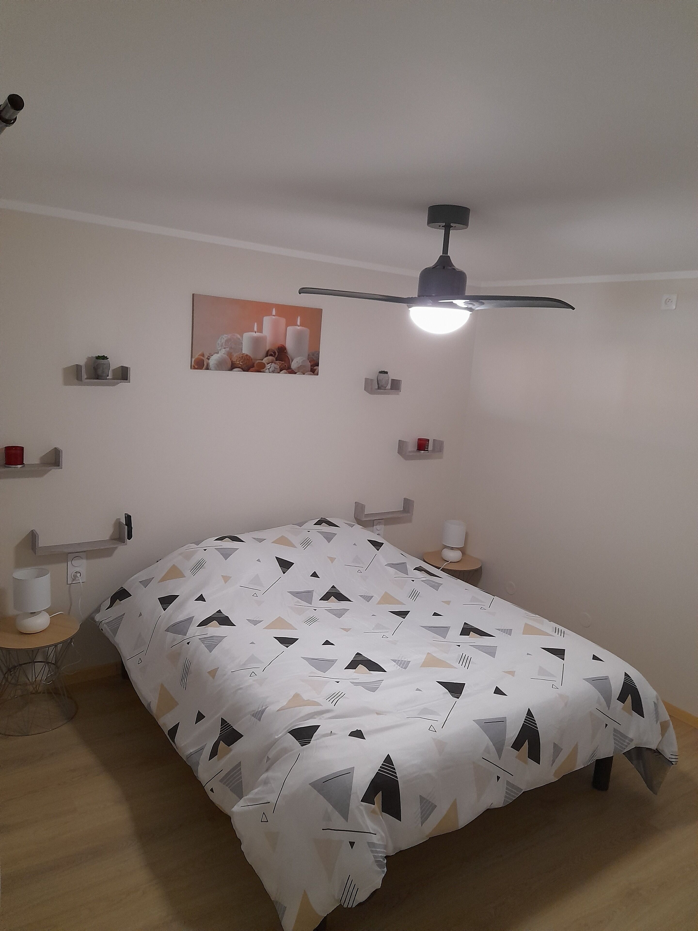 1 chambre, fer et planche à repasser, Wi-Fi gratuit, draps fournis